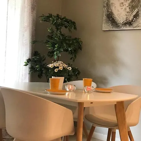 Central Double Room W Private Bathroom - In A Private Home לינה וארוחת בוקר